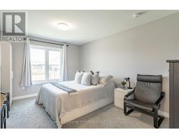 27 SILVERLEAF PATH - 26