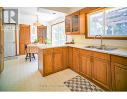 566 HEAD STREET N - 17