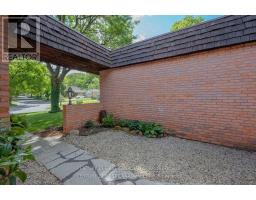 43 COMPTON CRESCENT - 35