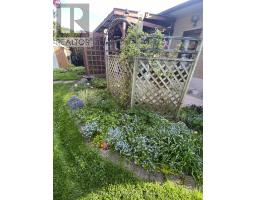 115 CHAMPLAIN CRESCENT - 27