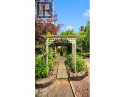 74 STERLING STREET - 36