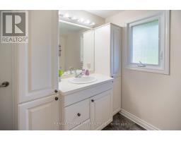 159 SHERWOOD CRESCENT - 34