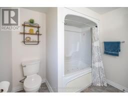 159 SHERWOOD CRESCENT - 35