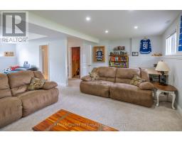 159 SHERWOOD CRESCENT - 38
