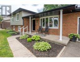 159 SHERWOOD CRESCENT - 4