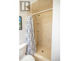 159 SHERWOOD CRESCENT - 46