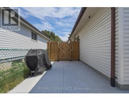 107 ROSAMOND CRESCENT - 25