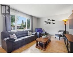 107 ROSAMOND CRESCENT - 3