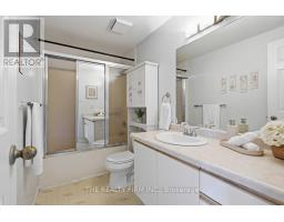 60 - 151 MARTINET AVENUE - 25