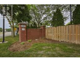 60 - 151 MARTINET AVENUE - 47