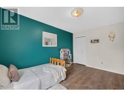 400 HIGHVIEW DRIVE - 30