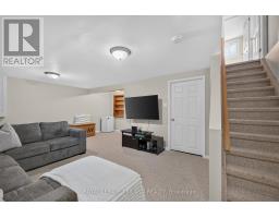 400 HIGHVIEW DRIVE - 33