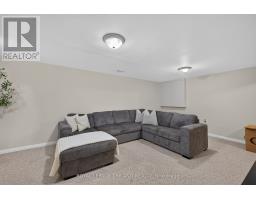 400 HIGHVIEW DRIVE - 34