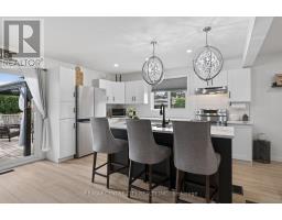1 IDSARDI AVENUE - 22