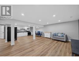 1 IDSARDI AVENUE - 33