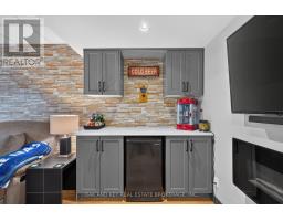 323 CLARKE ROAD - 31