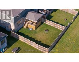 182 GILMOUR DRIVE - 33