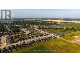 182 GILMOUR DRIVE - 38