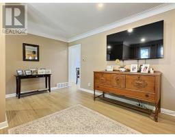 23 YORK CRESCENT - 15