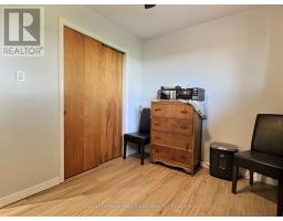 23 YORK CRESCENT - 25