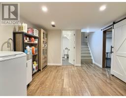 23 YORK CRESCENT - 28