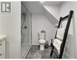 23 YORK CRESCENT - 30