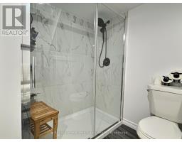 23 YORK CRESCENT - 31