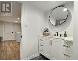 23 YORK CRESCENT - 32