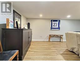 23 YORK CRESCENT - 33