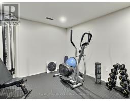 23 YORK CRESCENT - 39