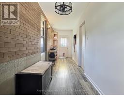 23 YORK CRESCENT - 6