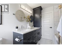 21 AGINCOURT PLACE - 25