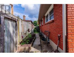 1721 MOFFATT AVENUE - 12
