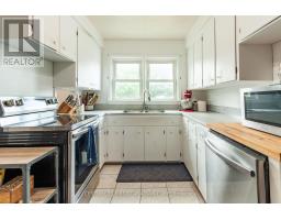 1721 MOFFATT AVENUE - 24