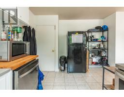 1721 MOFFATT AVENUE - 25