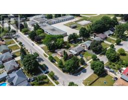 1721 MOFFATT AVENUE - 44