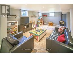 112 METCALFE STREET E - 28