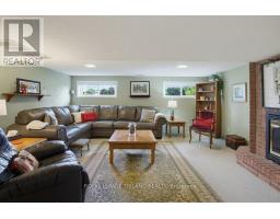 5 WARREN CRESCENT - 30