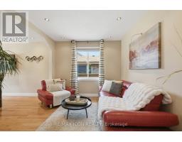 66 ASHLEY CRESCENT - 13
