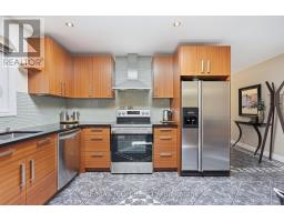 66 ASHLEY CRESCENT - 17