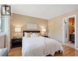 66 ASHLEY CRESCENT - 24