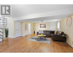 66 ASHLEY CRESCENT - 34