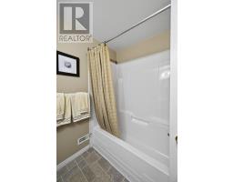 128 CRIMSON CRESCENT - 35