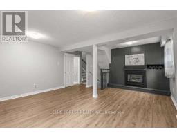 27 VILLENEUVE CRESCENT - 25