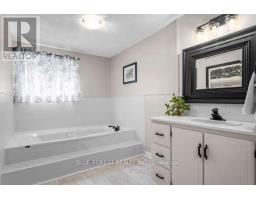 27 VILLENEUVE CRESCENT - 29