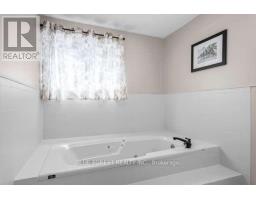 27 VILLENEUVE CRESCENT - 30
