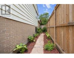 27 VILLENEUVE CRESCENT - 45