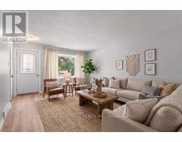 27 VILLENEUVE CRESCENT - 6