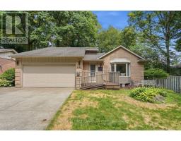 46 SKI VALLEY CRESCENT - 1