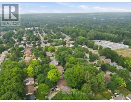 46 SKI VALLEY CRESCENT - 33